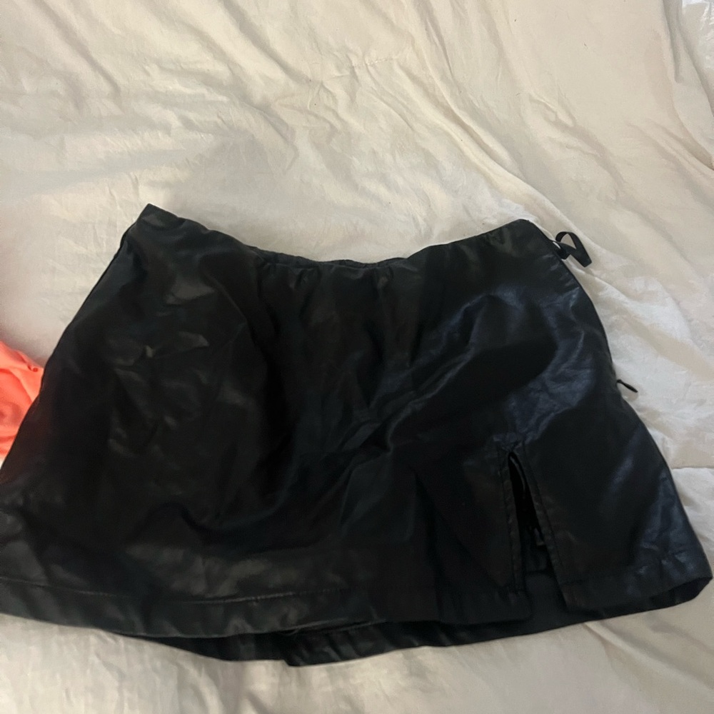 Elegant Leather Black Women's Skirt